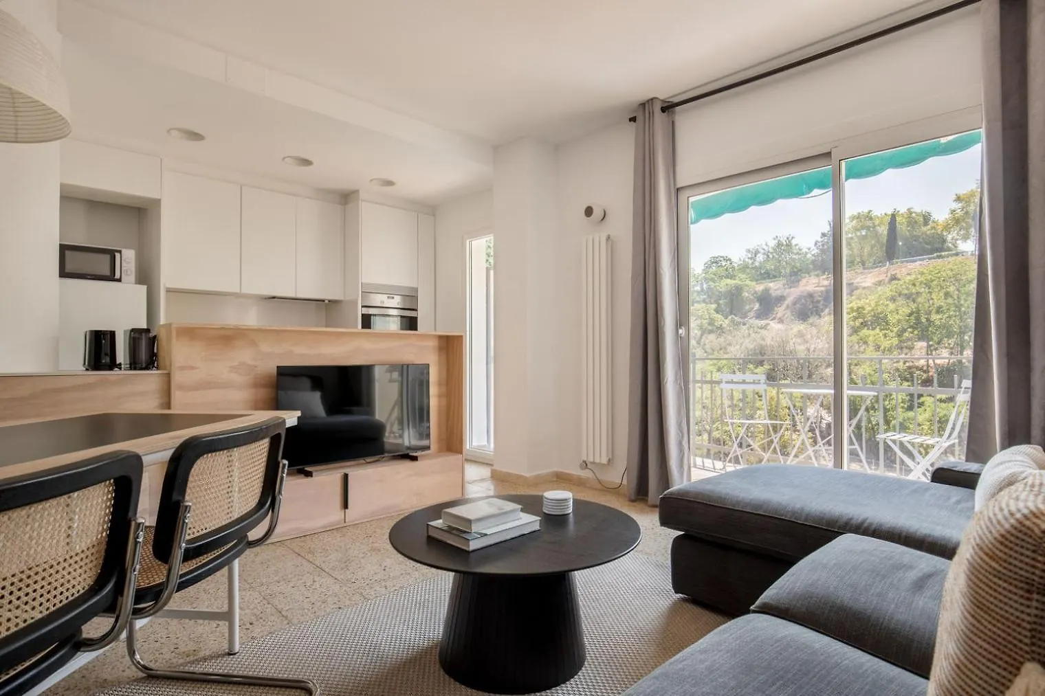 Poble Sec 3Br W Balcony Mountain Views Bcn-109 location
